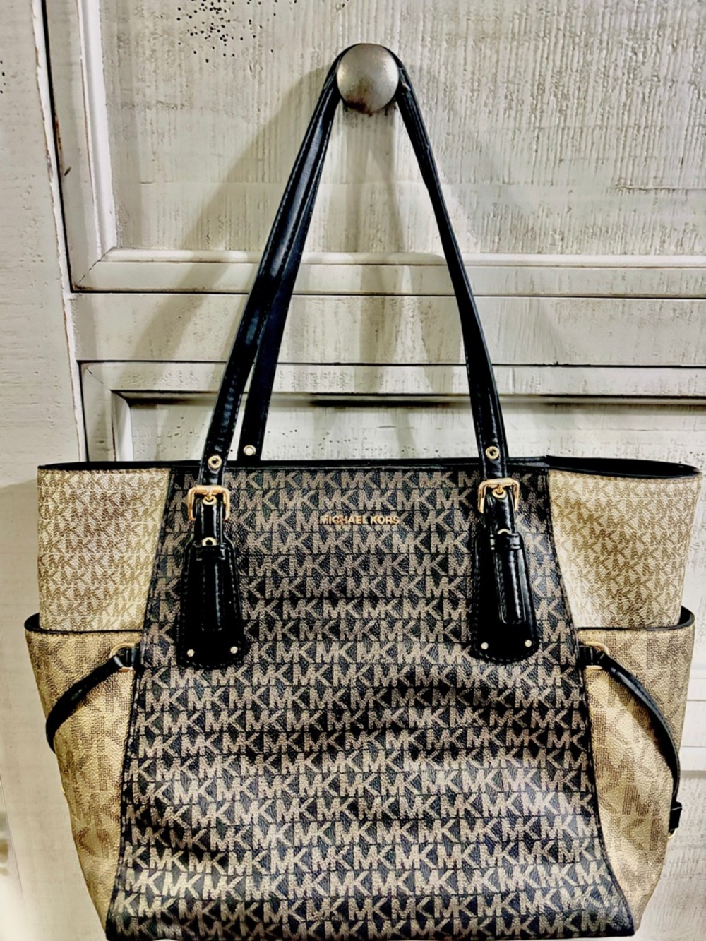 Michael Kors Voyager East/West Tote and Wallet - Picture 2 of 2